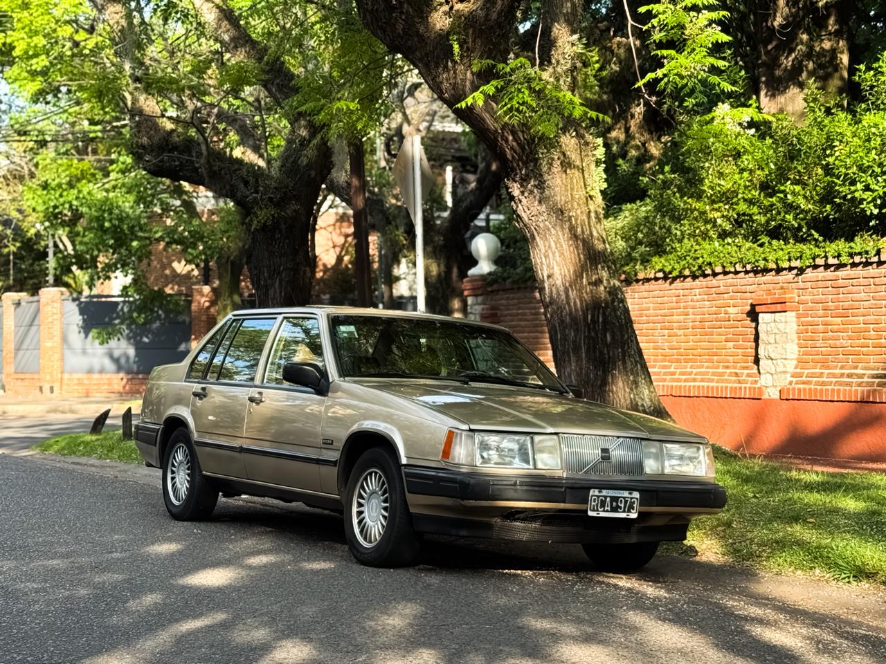 RCA 973, Volvo 940 1st gen Sedan (944), 1990–1998