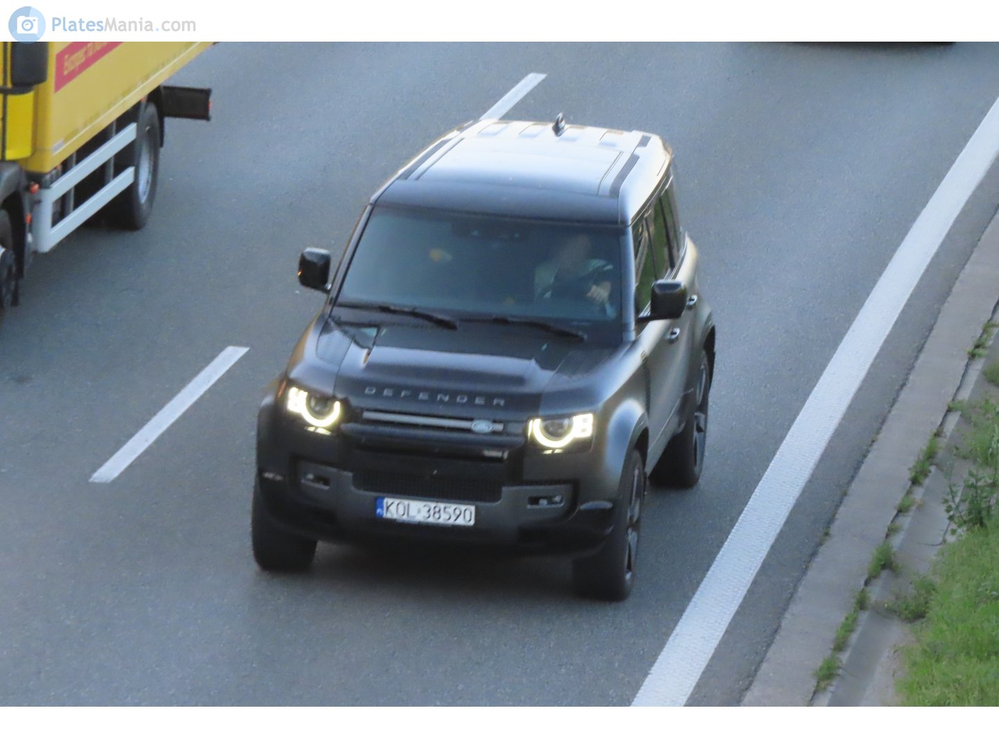 KOL 38590, Land Rover Defender 2nd gen 110