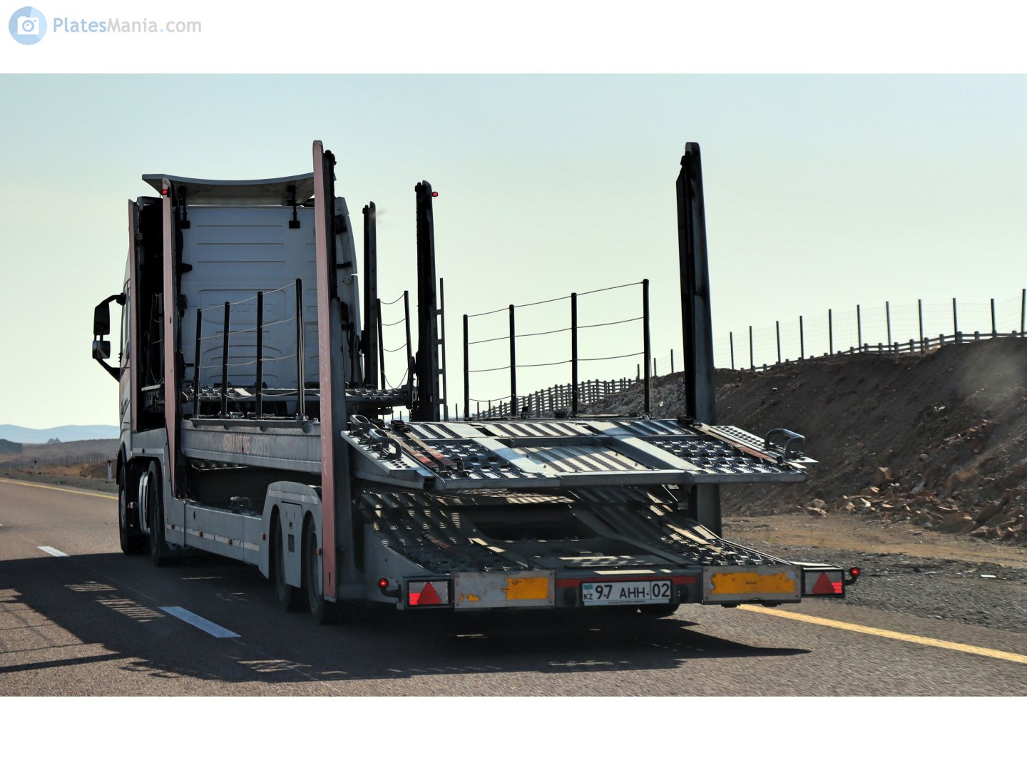 AHH 97 02, Trailers (2012) 