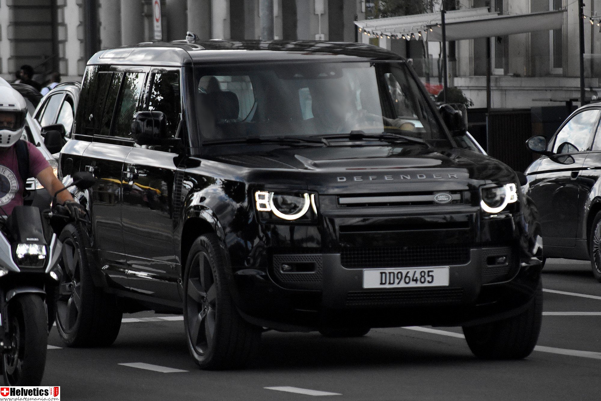 DD 96485, Land Rover Defender 2nd gen 110