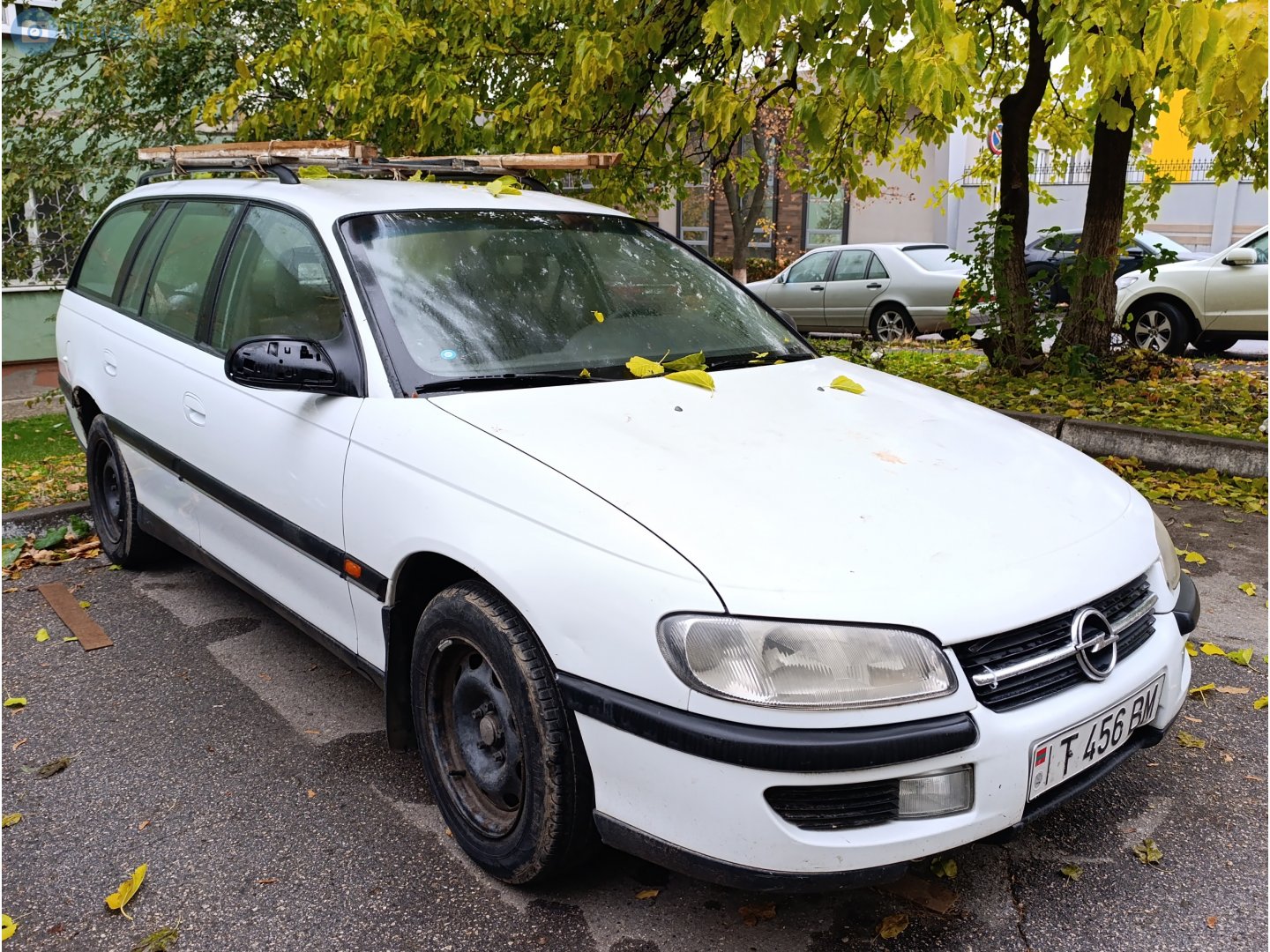 T 456 BM, Opel Omega 2nd gen Caravan (B; V94), 1994–1999