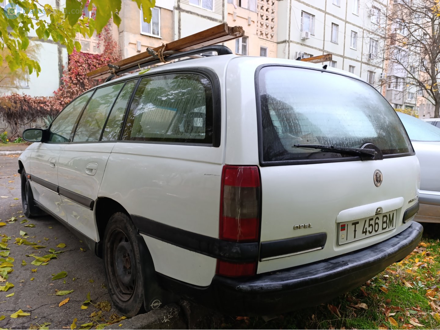 T 456 BM, Opel Omega 2nd gen Caravan (B; V94), 1994–1999