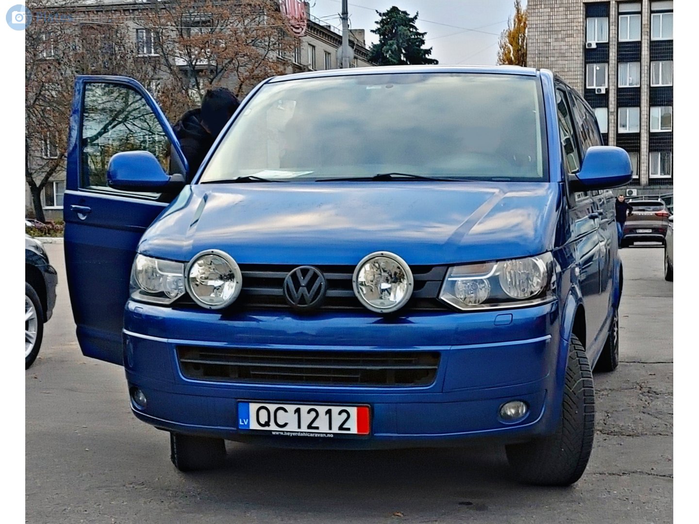 QC 1212, Volkswagen Transporter 5th gen Van (T5) (7E/7H), 2003–2009