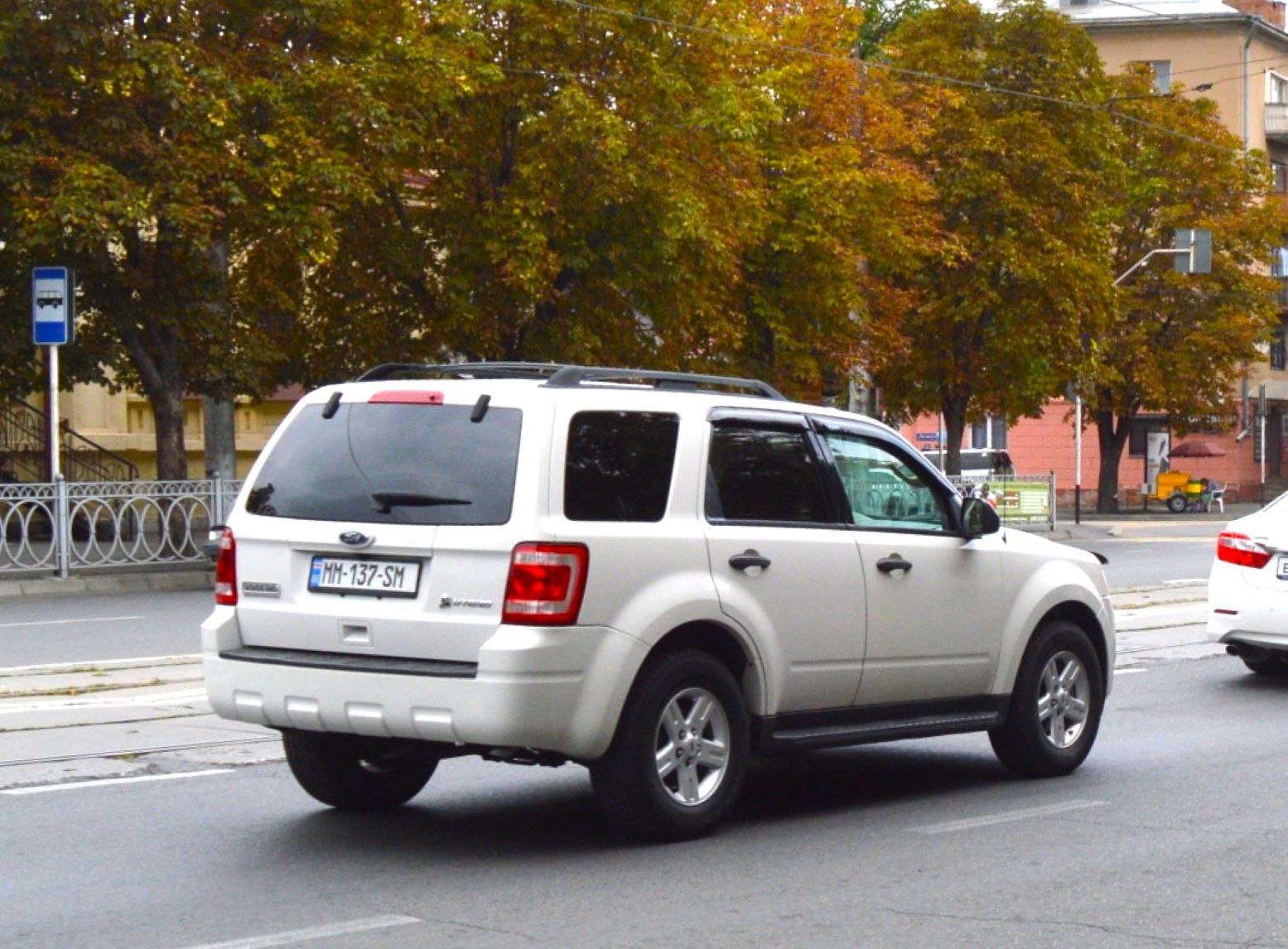 MM-137-SM, Ford Escape 