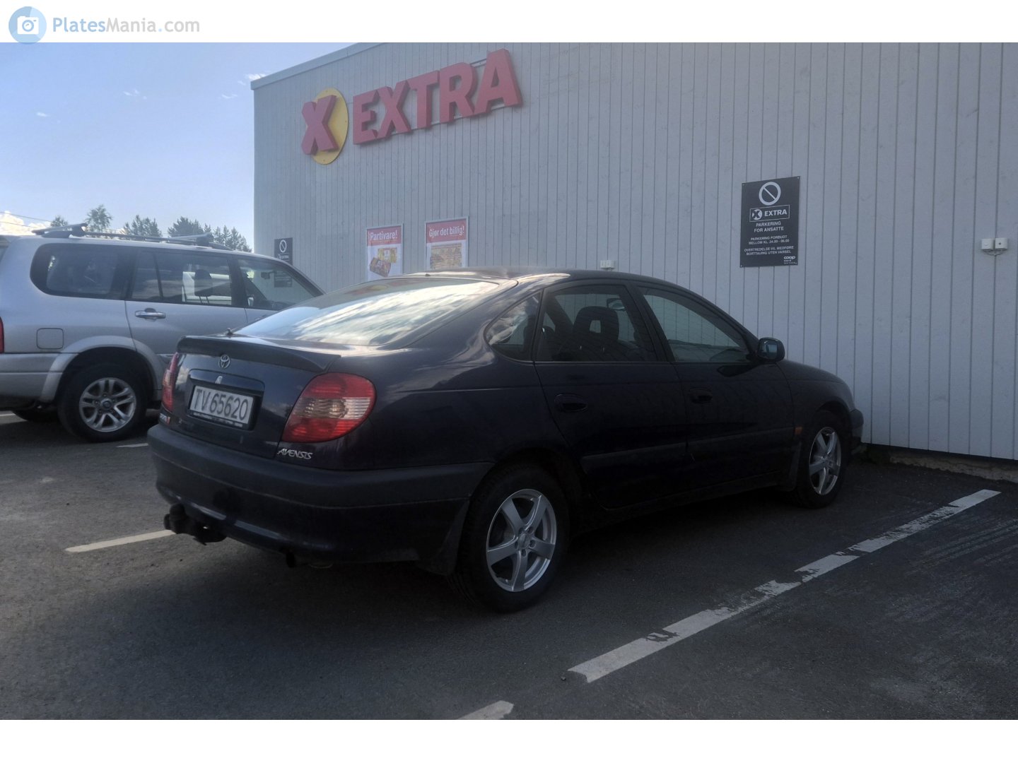 TV 65620, Toyota Avensis 1st gen Liftback (T220), 1997–2003