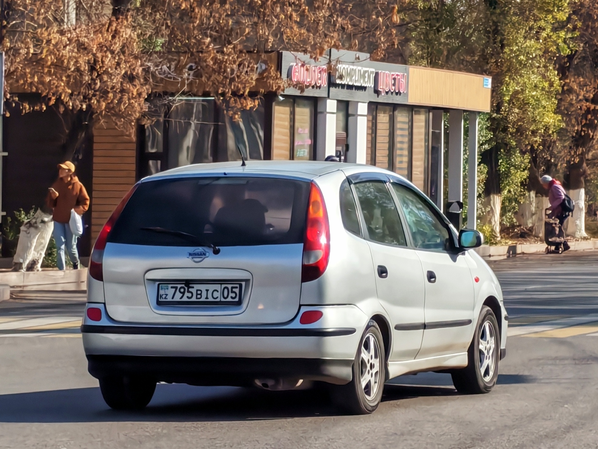 795 BIC 05, Nissan Almera Tino 1st gen (V10), 2000–2006
