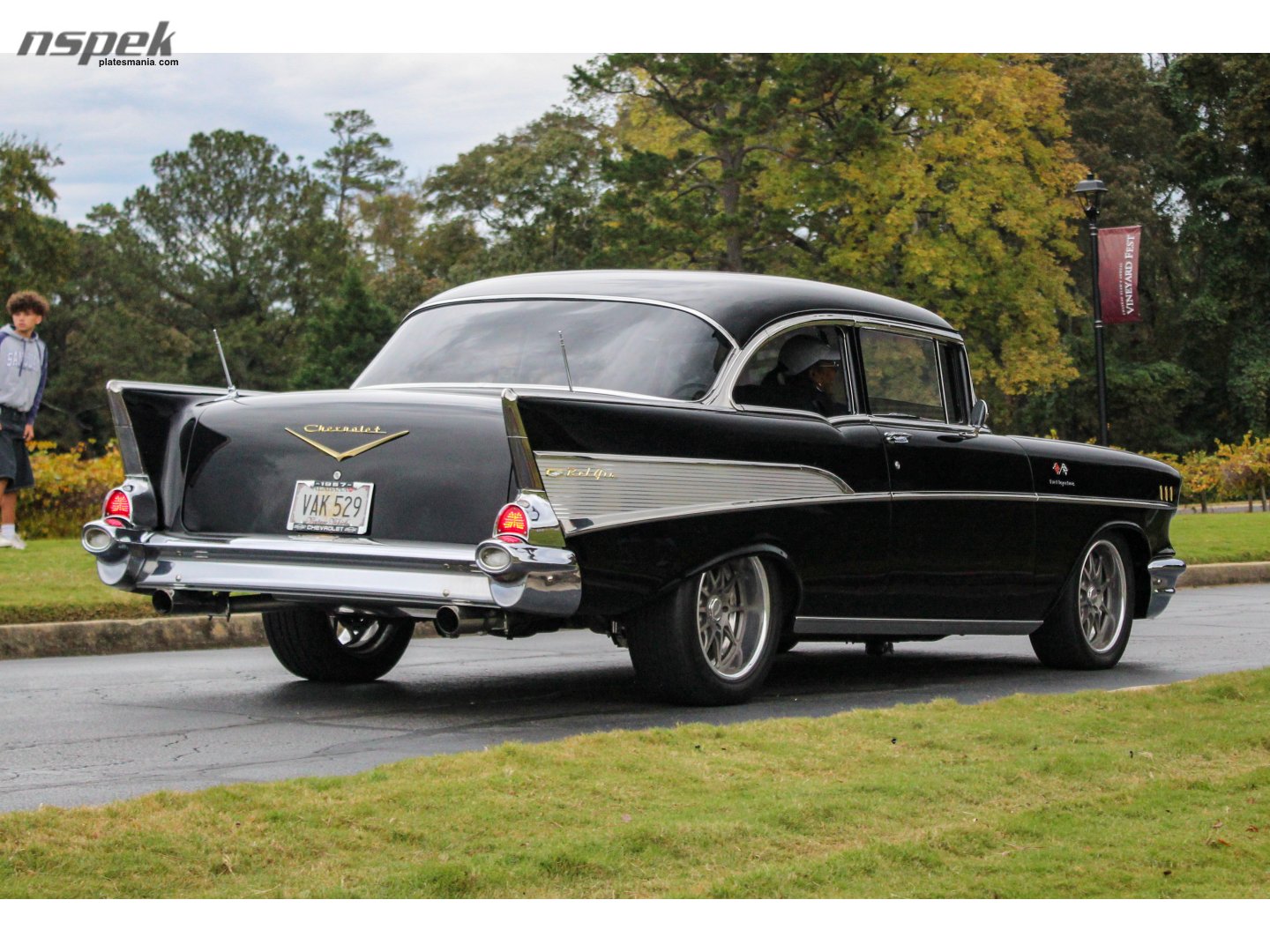 VAK 529, Chevrolet Bel Air 2nd gen 1957 2-door Sedan (2402; A-body), 2nd facelift, 1956–1957