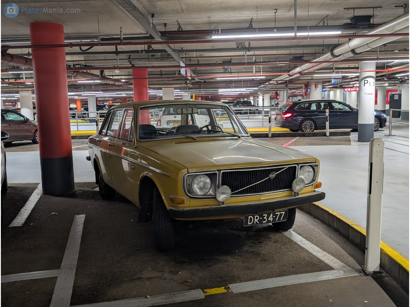 DR-34-77, Volvo 140-Series 1st gen 4-door Sedan (144), 1966–1974