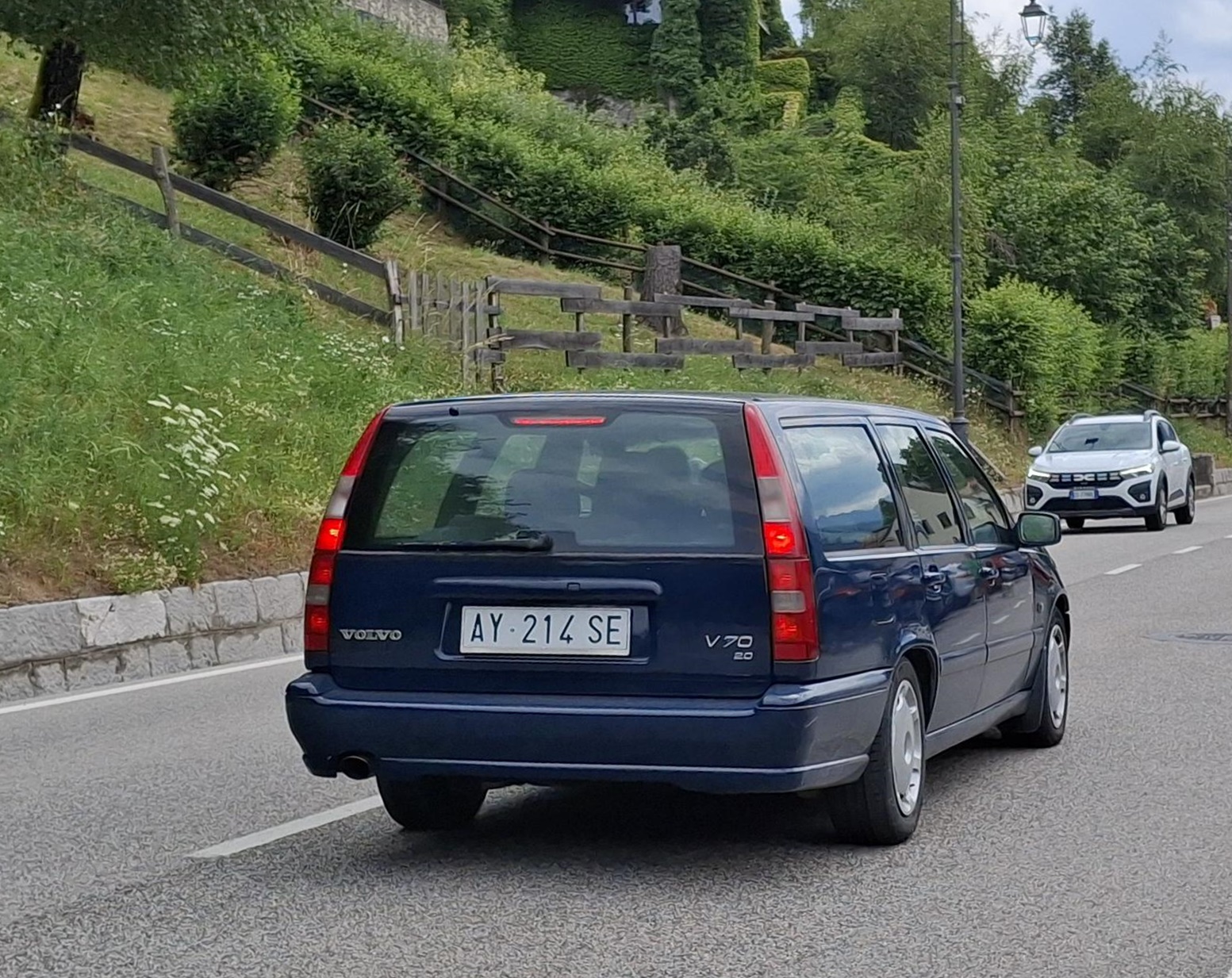 AY 214 SE, Volvo V70 1st gen (875/876), 1996–2000