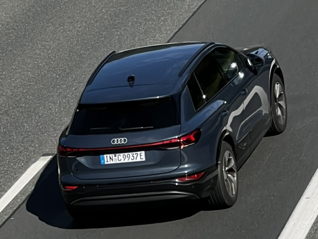 IN C 9937 E, Audi Q6/SQ6 1st gen e-tron SUV, 2024–