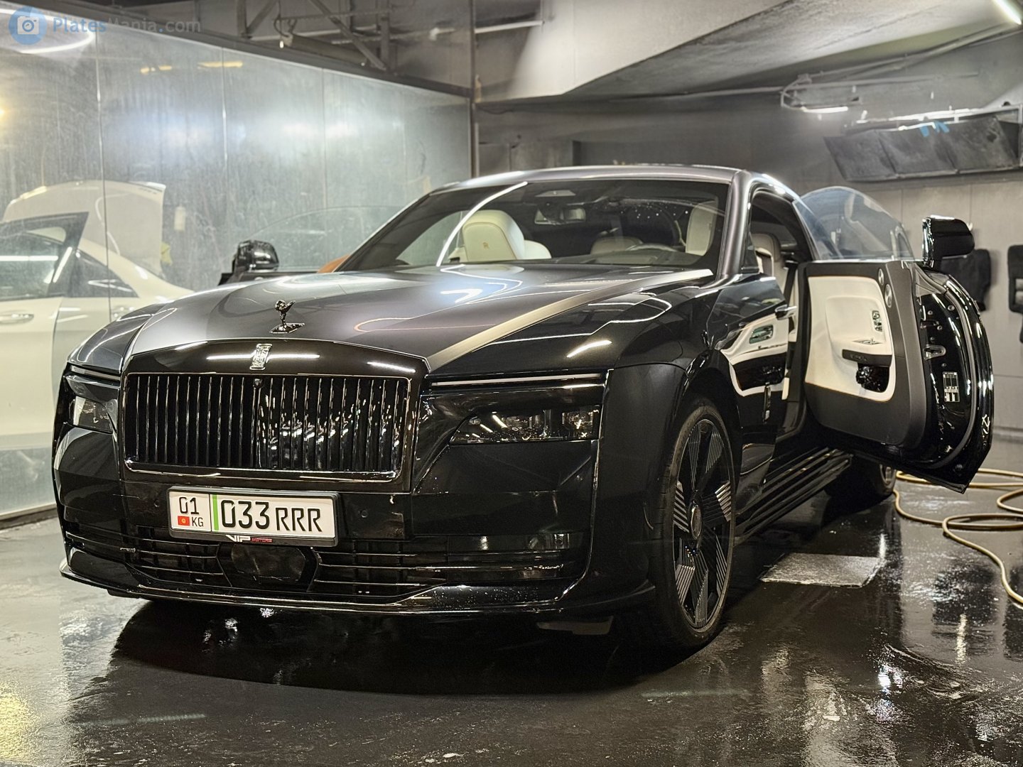 01 033 RRR, Rolls-Royce Spectre 1st gen, 2023–