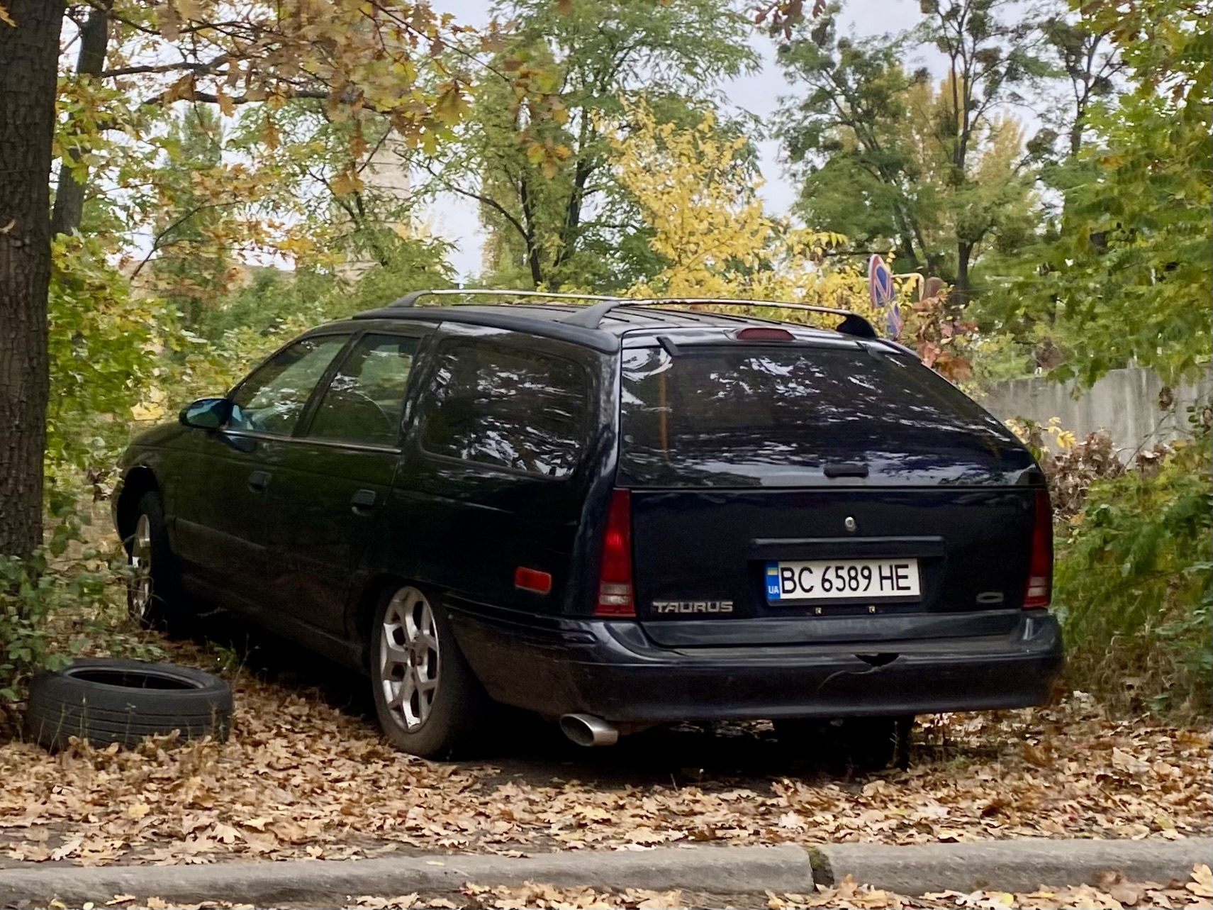 BC 6589 HE, Ford Taurus 2nd gen Station Wagon (DN5), 1991–1995