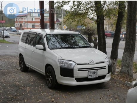 р884уе125, Mazda Familia Van