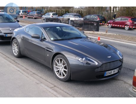 8345 YH 71, Aston Martin Vantage