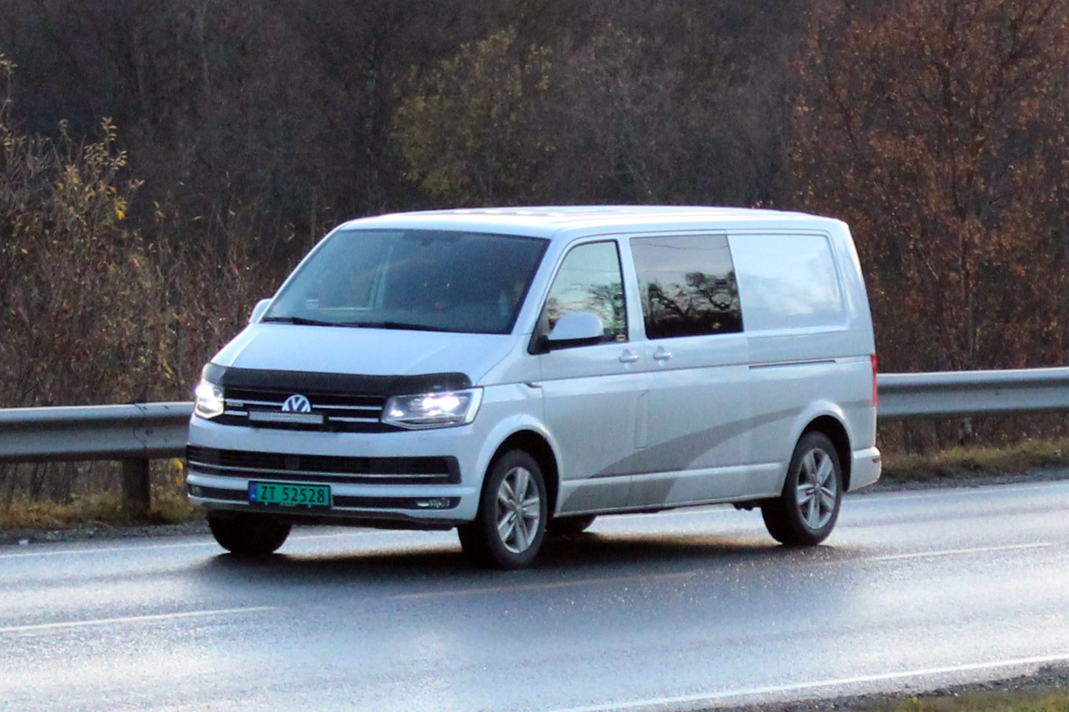 ZT 52528, Volkswagen Transporter 6th gen Van (T6) (SG), 2015–2019