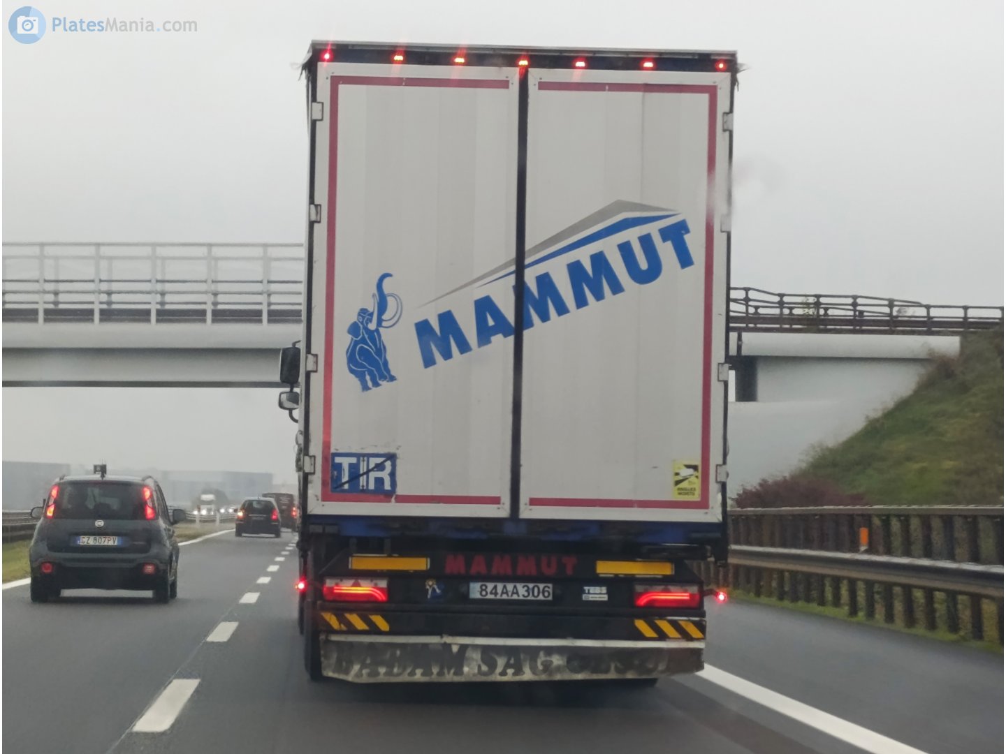 84AA306, Mammut Trailer 