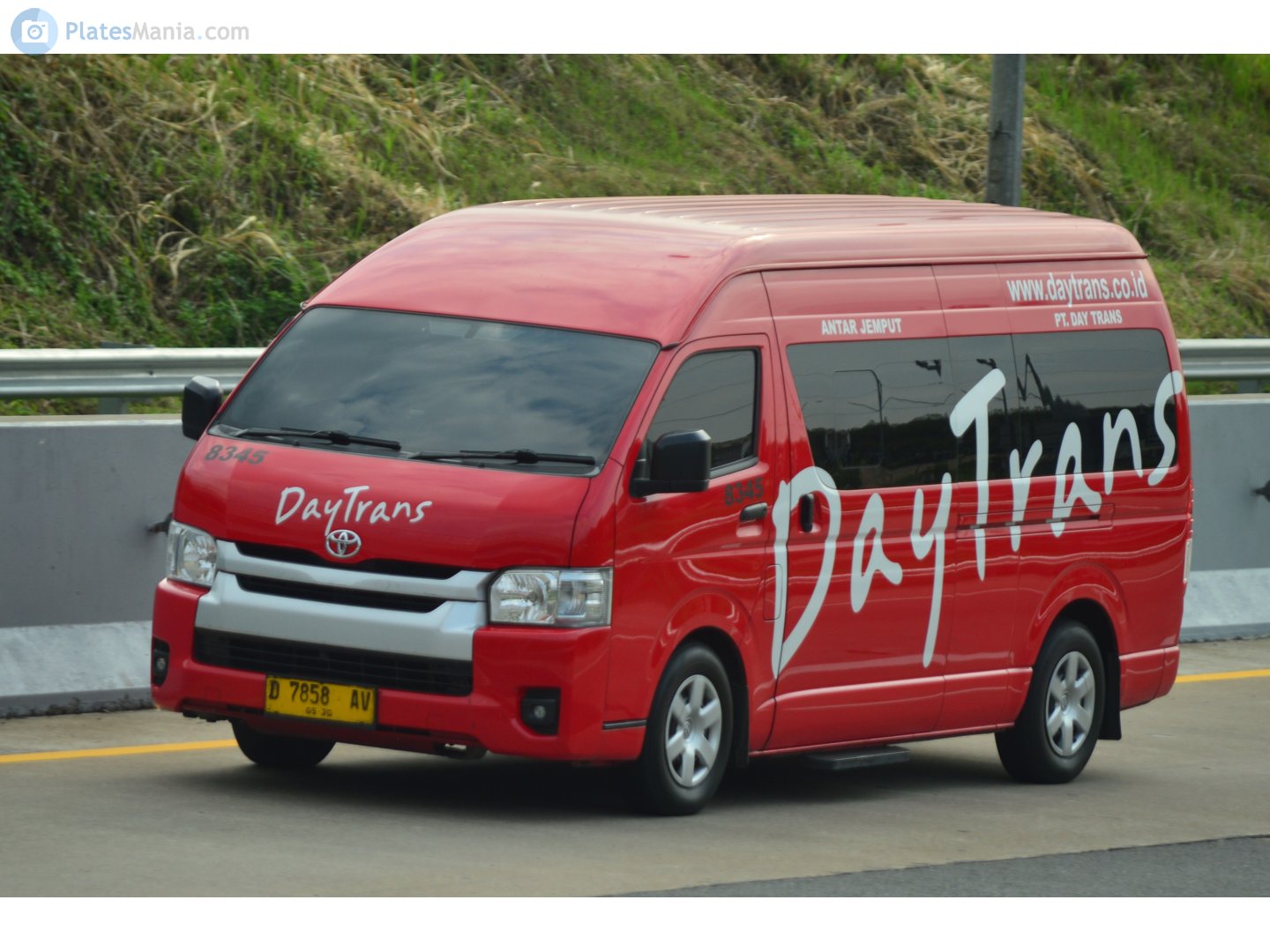 D 7858 AV, Toyota HiAce 5th gen Van (H200), 2004–