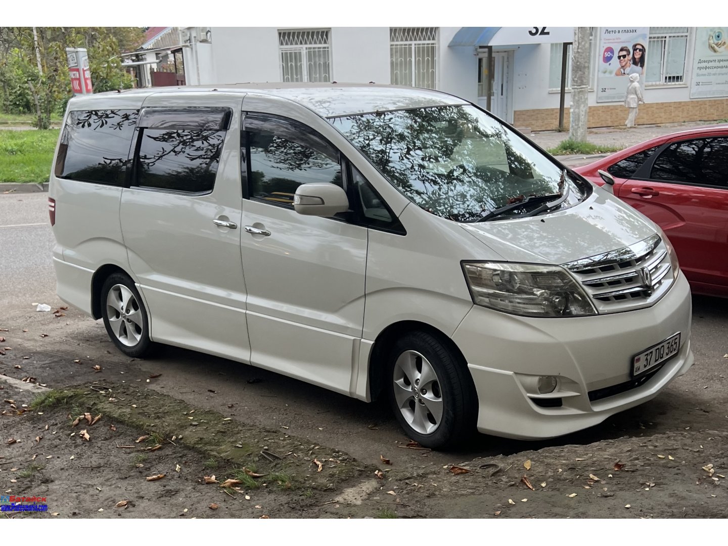 37 DQ 365, Toyota Alphard 1st gen (G/V) (AH10), 2002–2008