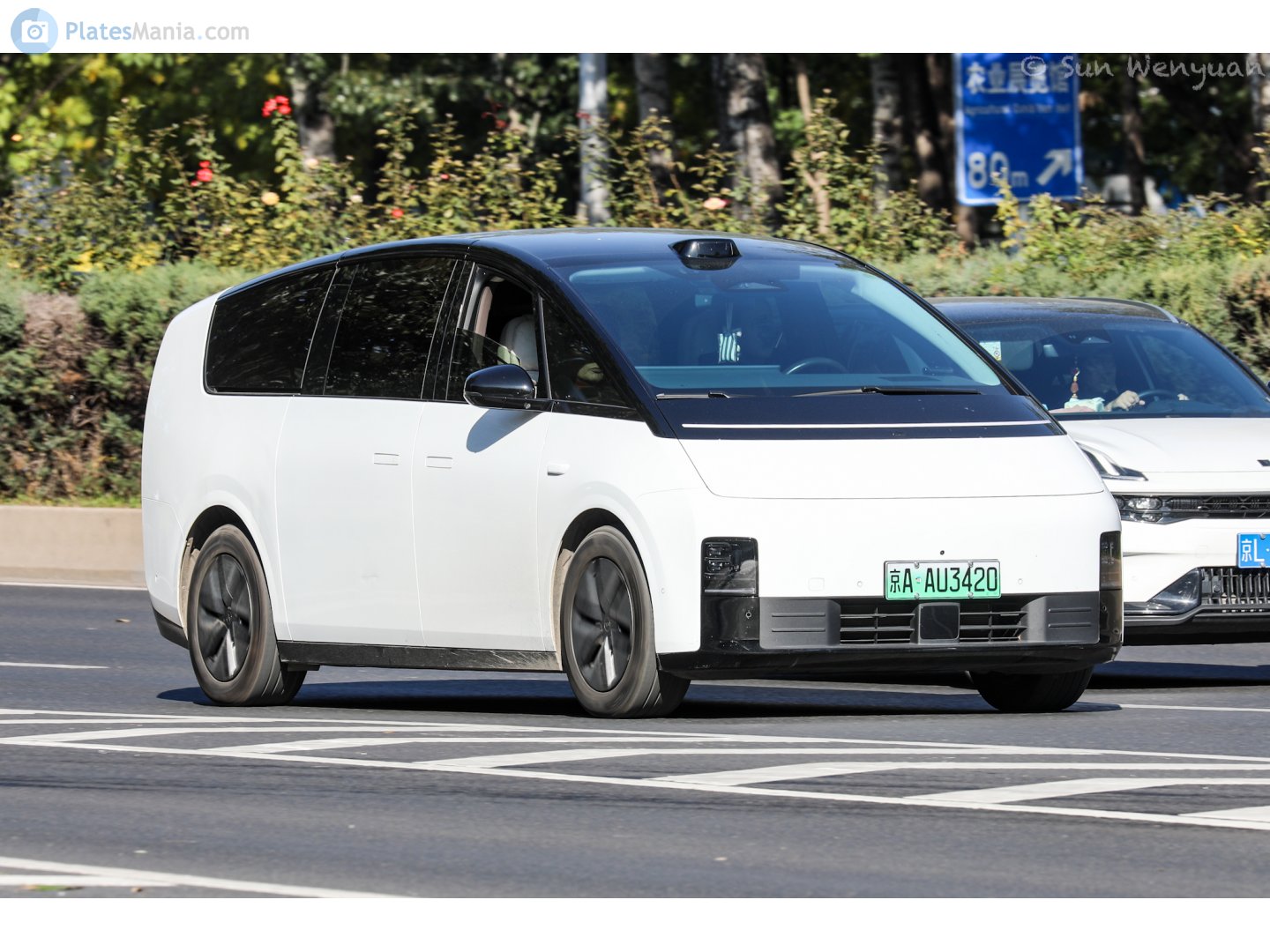 京A·AU3420, Li Xiang Mega 1st gen, 2024–