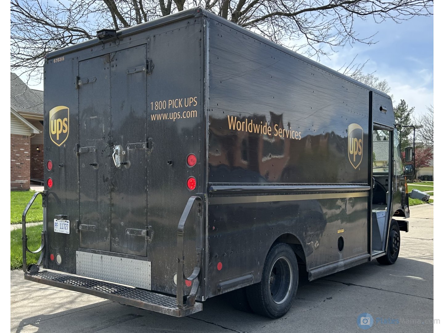 PF 11727, Freightliner M-Line 