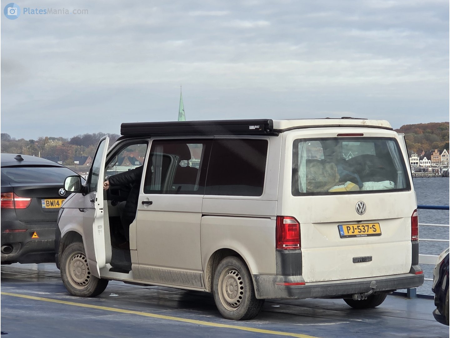 PJ-537-S, Volkswagen Transporter 6th gen Van (T6) (SG), 2015–2019