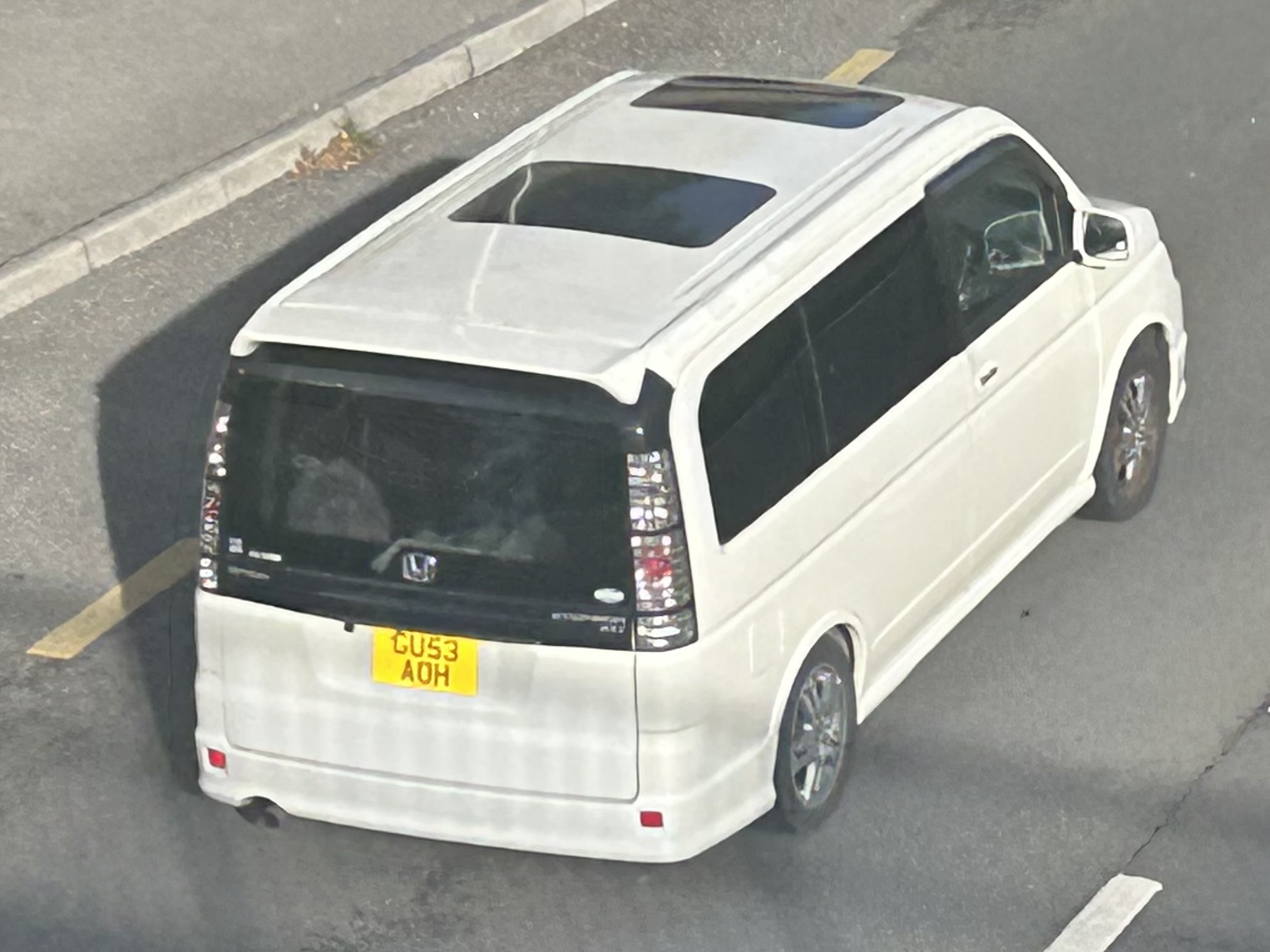 GU53AOH, Honda Stepwgn 2nd gen (RF3), 2001–2005