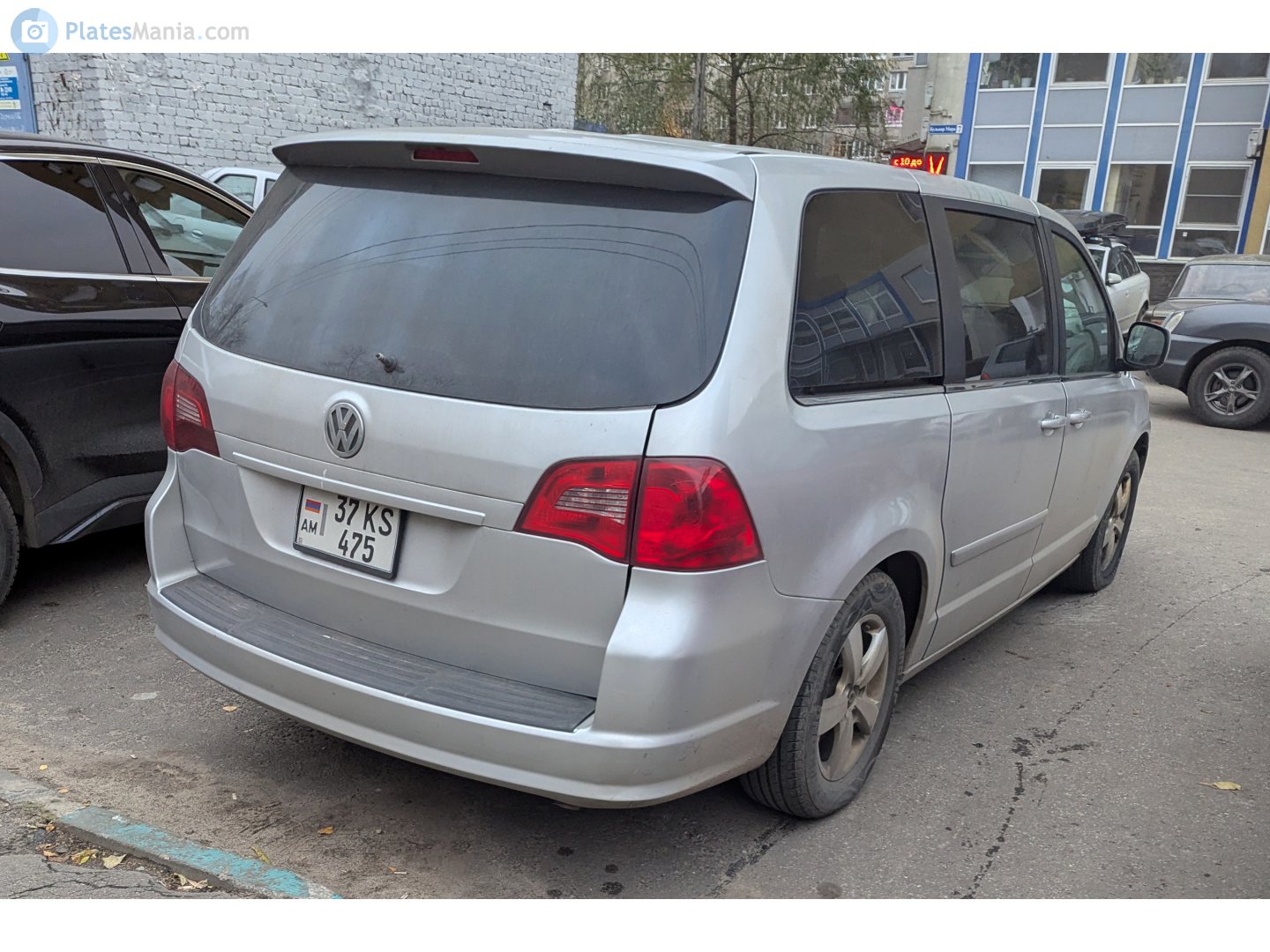 37 KS 475, Volkswagen Routan 1st gen (RT), 2008–2013