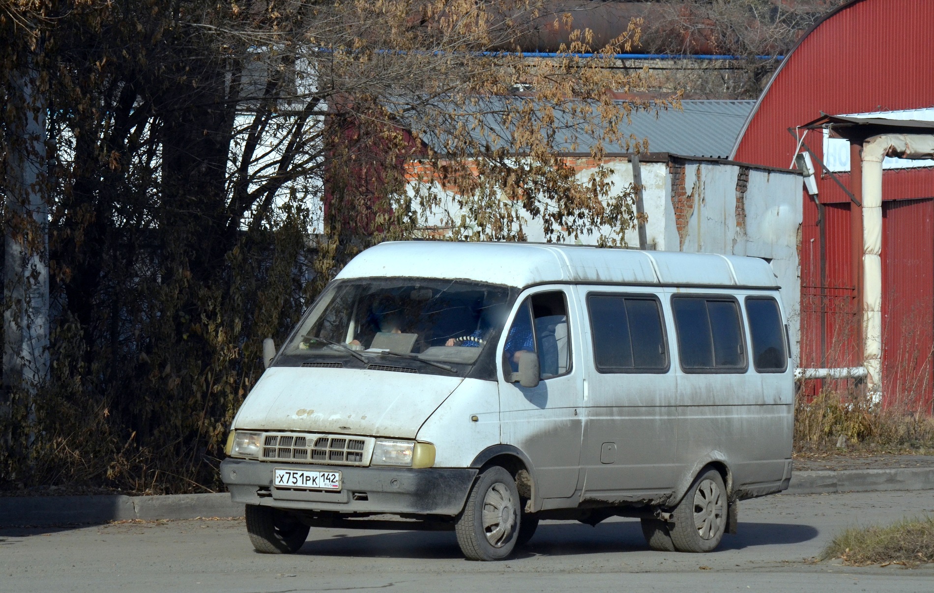х 751 рк 142, GAZ 3221 ГАЗель 1-3221 Minibus, 1996–2003