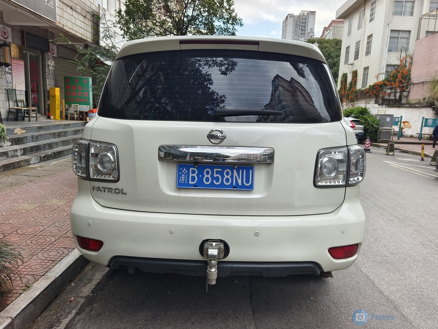 渝B·858NU, Nissan Patrol 6th gen (Y62), 1st facelift, 2014–2019