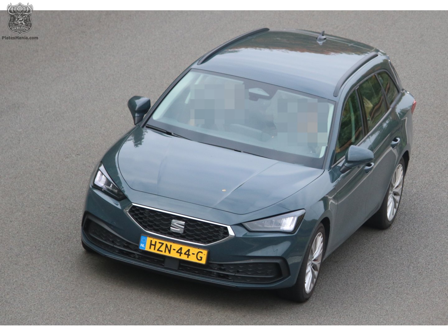 HZN-44-G, SEAT León 4th gen SportsTourer (KL8), 2020–