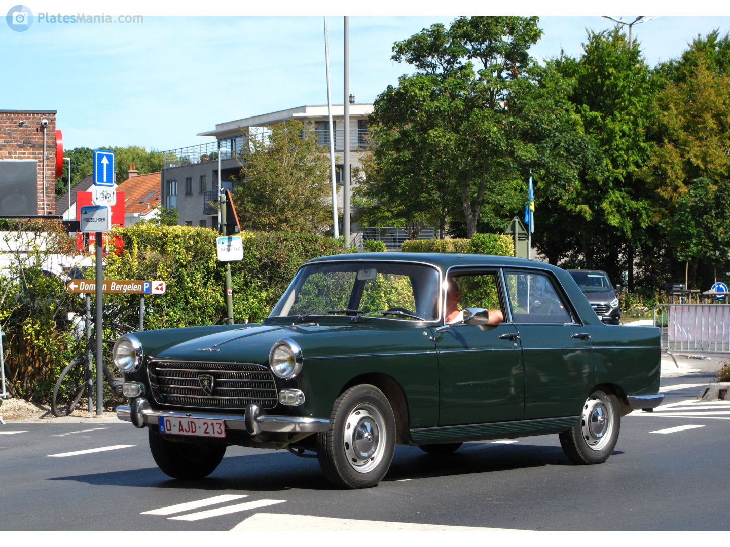 O-AJD-213, Peugeot 404 Sedan, 1960–1975