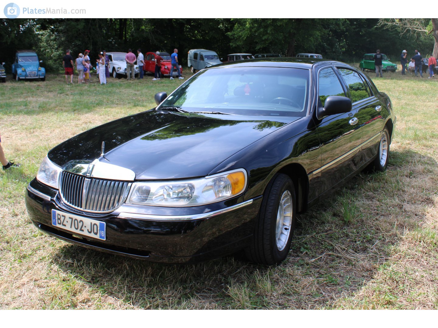 BZ-702-JQ, Lincoln Town Car 3rd gen (FN145), 1997–2003