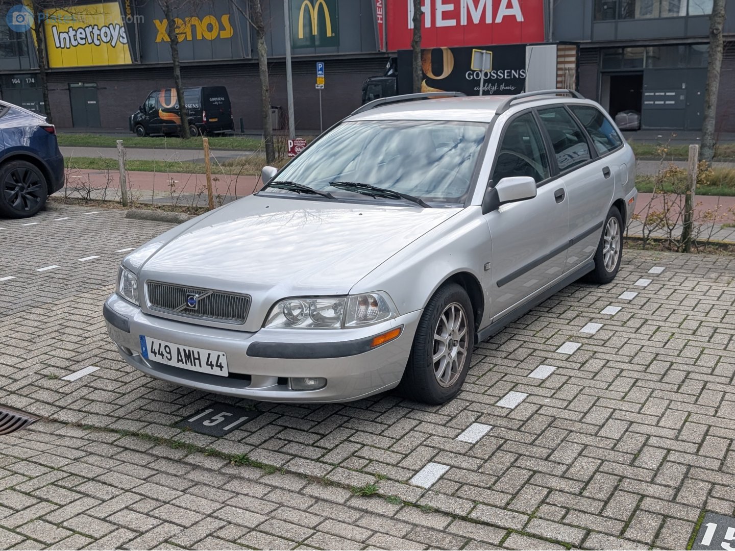 449 AMH 44, Volvo V40 1st gen (645), 1995–2004