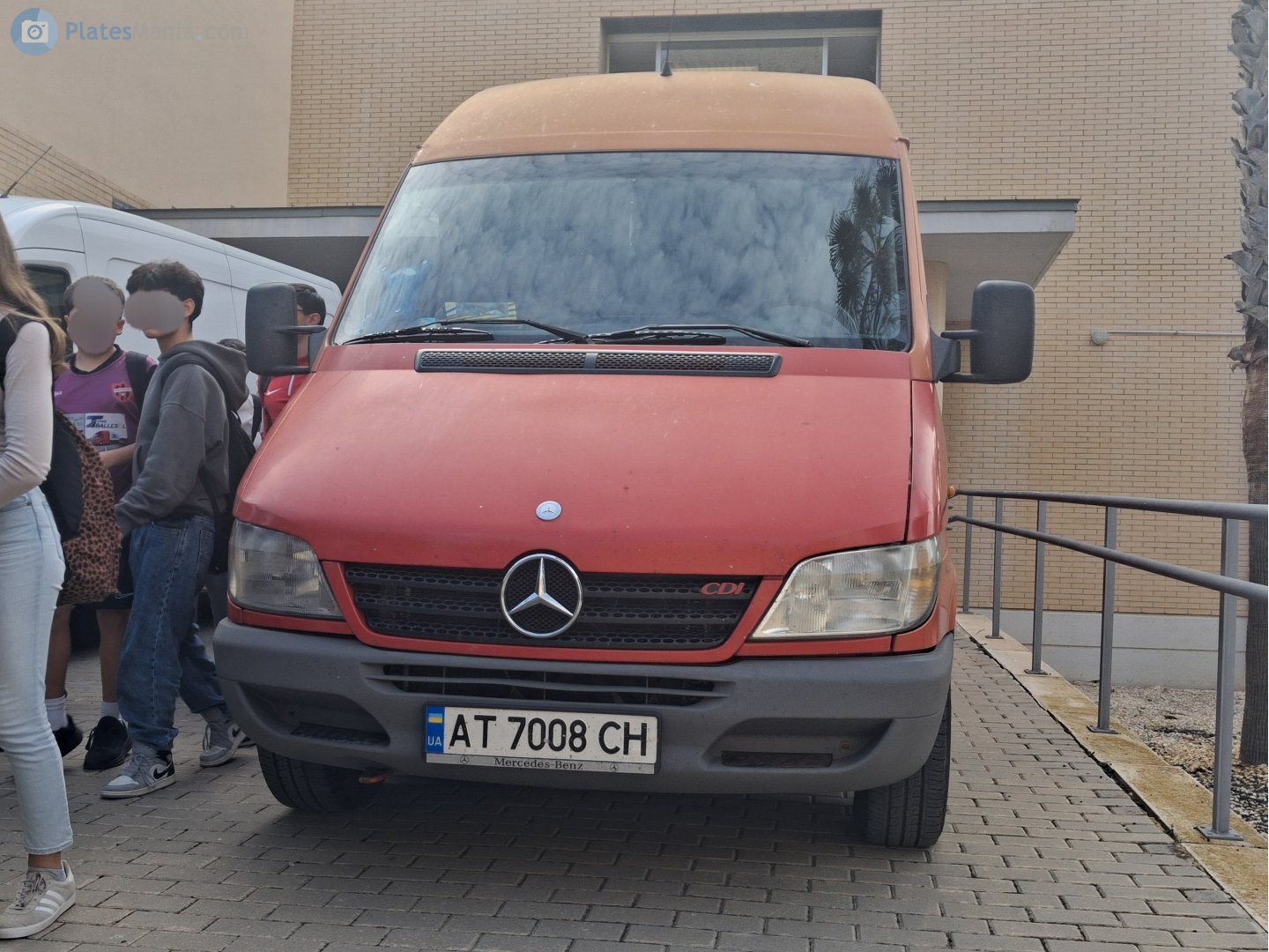 AT 7008 CH, Mercedes-Benz Sprinter 1st gen (Classic) (W901–905), facelift, 2000–2006 (2013–2018 for CIS-market)