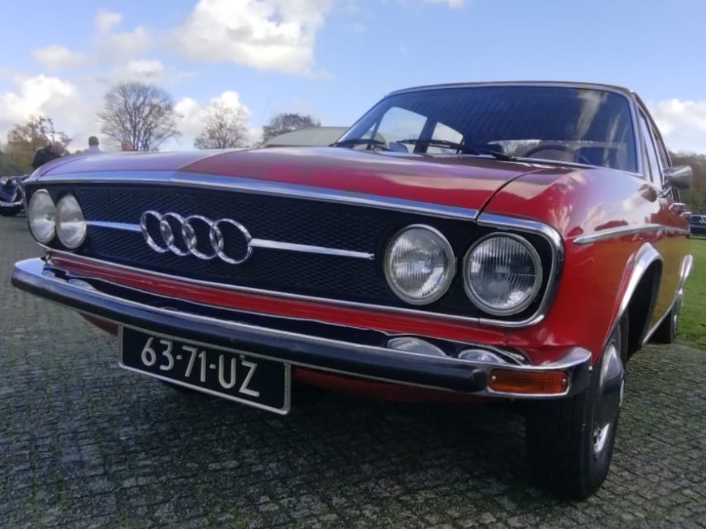 63-71-UZ, Audi 100 1st gen 4-door Sedan (C1), 1968–1976