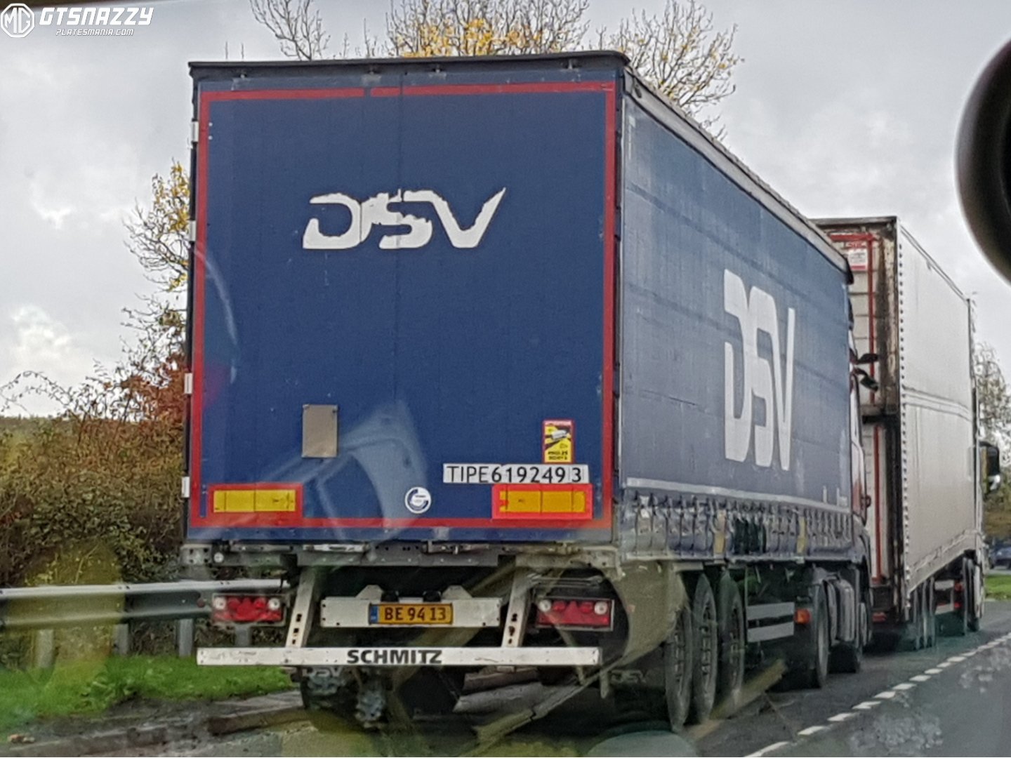 BE 9413, Schmitz SCS 