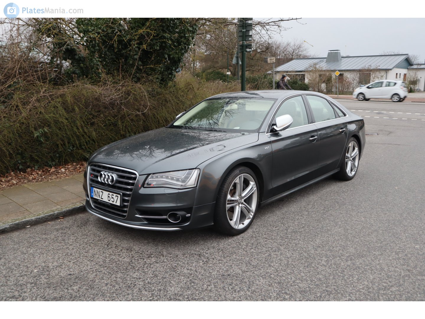 NNZ 657, Audi S8 3rd gen (D4/4H), 2012–2013