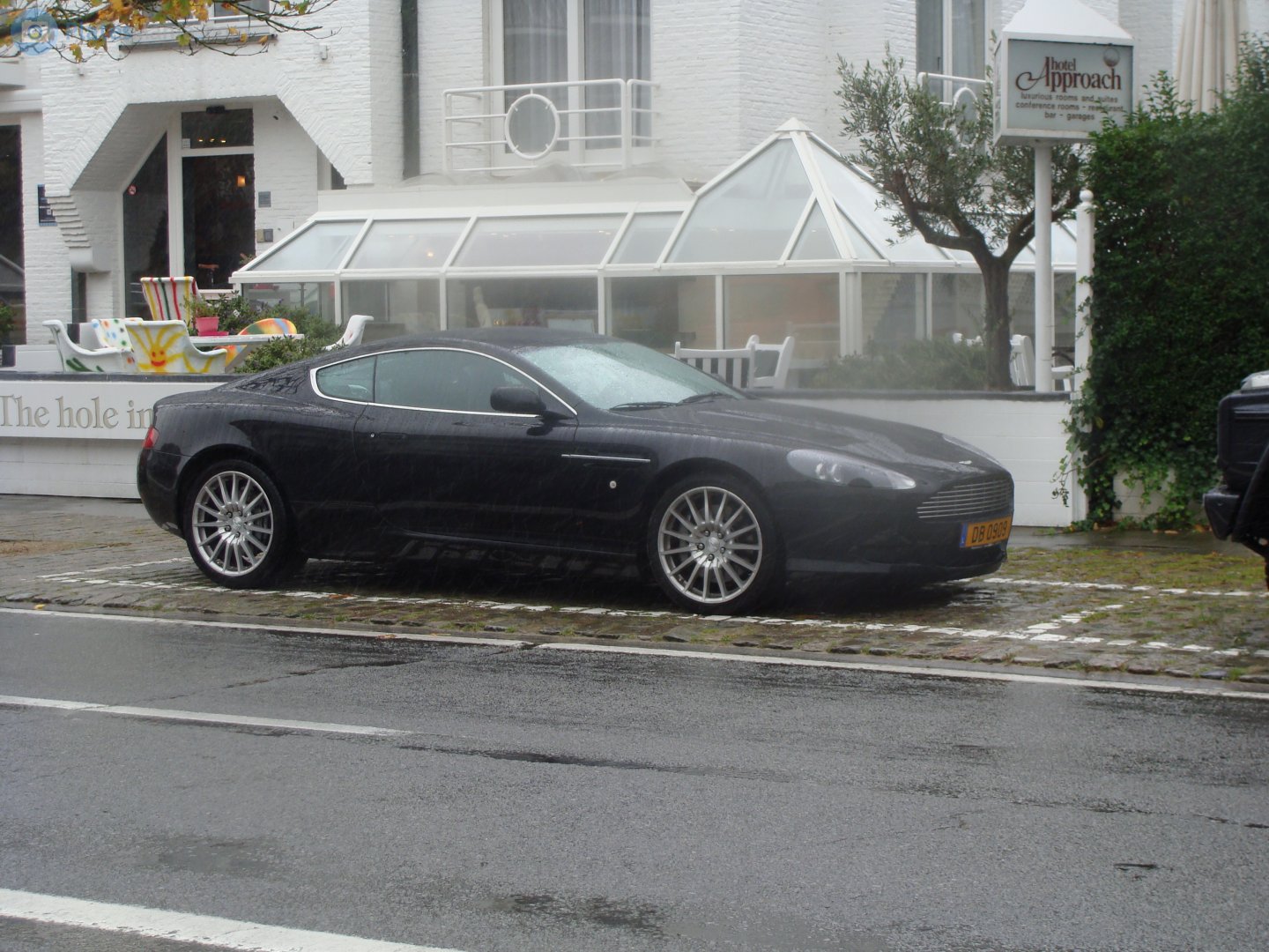 DB 0909, Aston Martin DB9 Coupé (VH300), 2004–2012