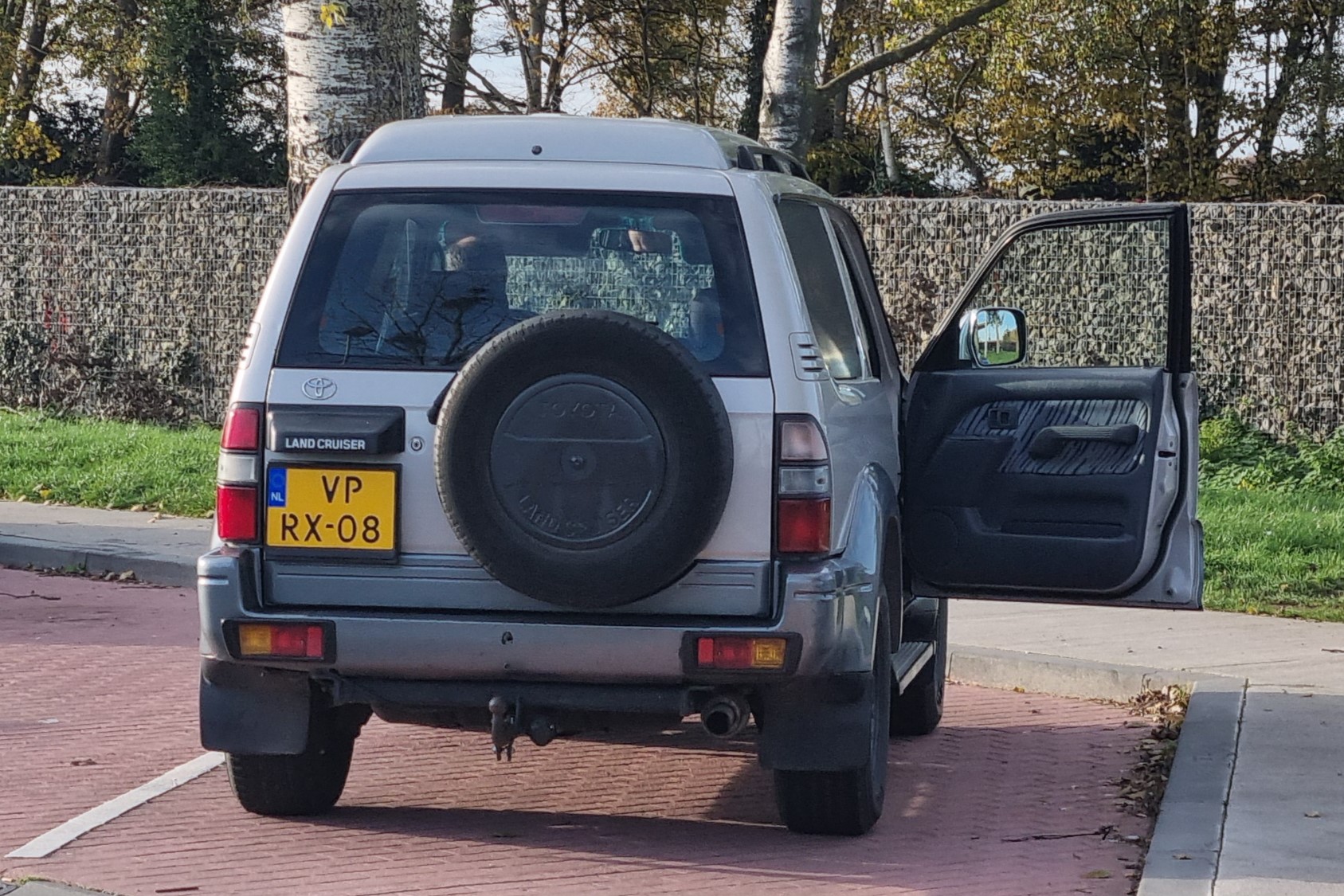 VP-RX-08, Toyota Land Cruiser Prado 2nd gen 3-door SUV (J90), 1996–2002