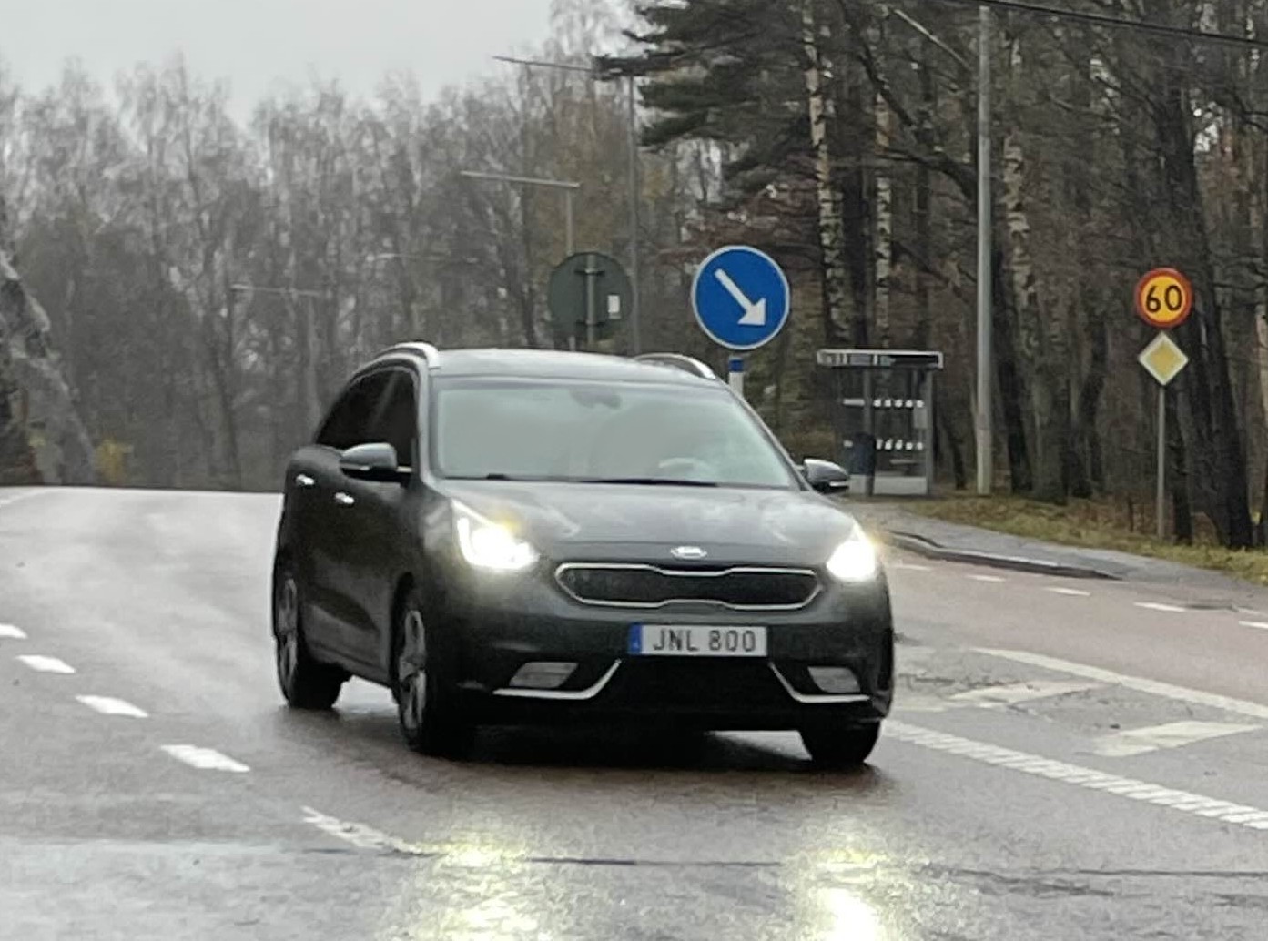 JNL 800, Kia Niro 1st gen (DE), 2016–2022