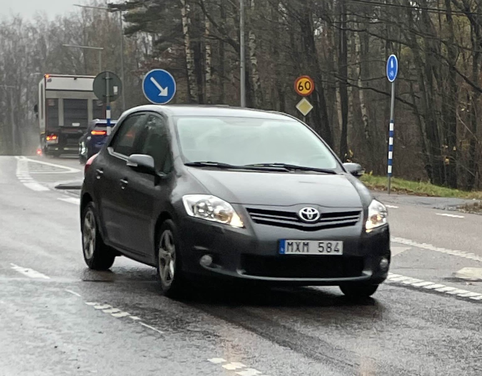 MXM 584, Toyota Auris 1st gen 5-door Hatch (E150), facelift, 2009–2012
