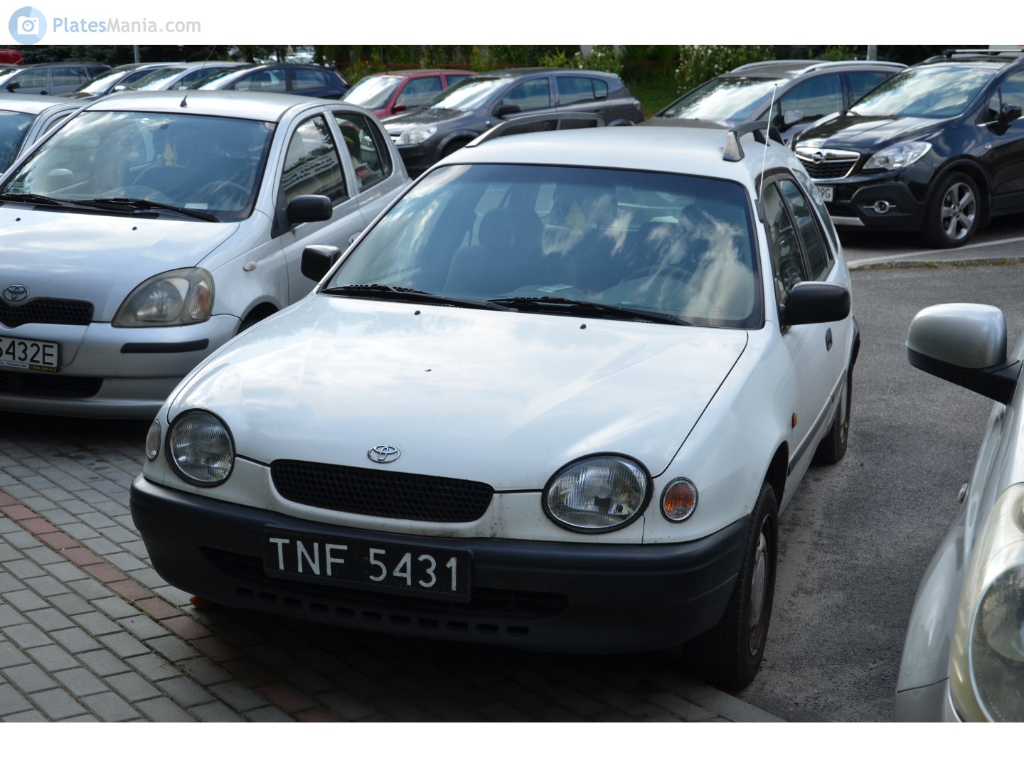 TNF 5431, Toyota Corolla 8th gen Wagon (E110), 1997–2001