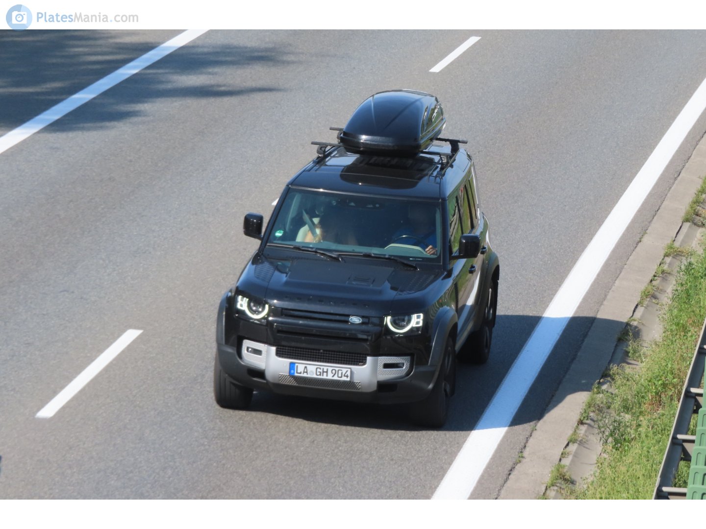 LA GH 904, Land Rover Defender 2nd gen 110