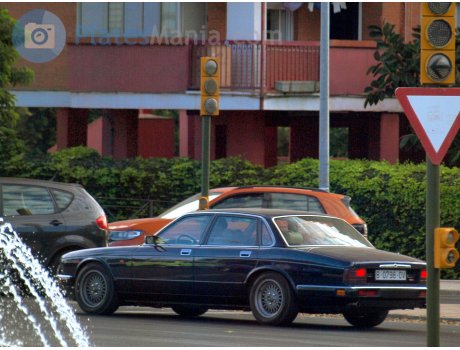 B 0798 OV, Jaguar XJ