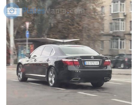 KA 0010 AA, Lexus LS