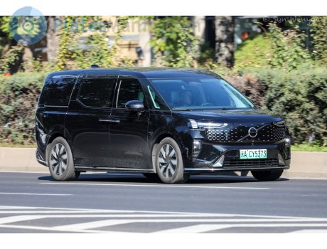 京A·CY5373, Volvo EM90