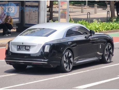 D 1132 QGK, Rolls-Royce Spectre