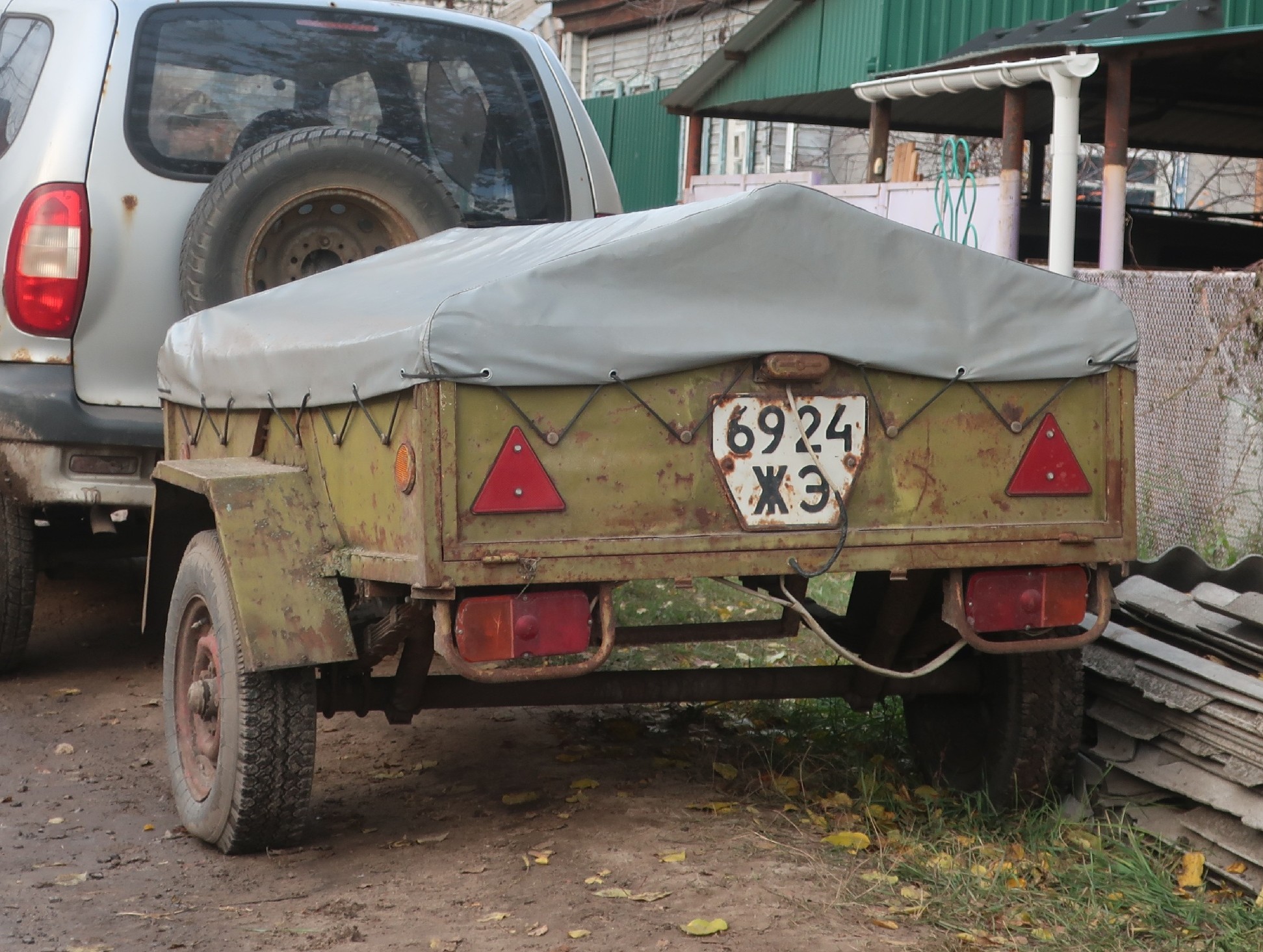 6924 ЖЭ, Trailers (1977) 