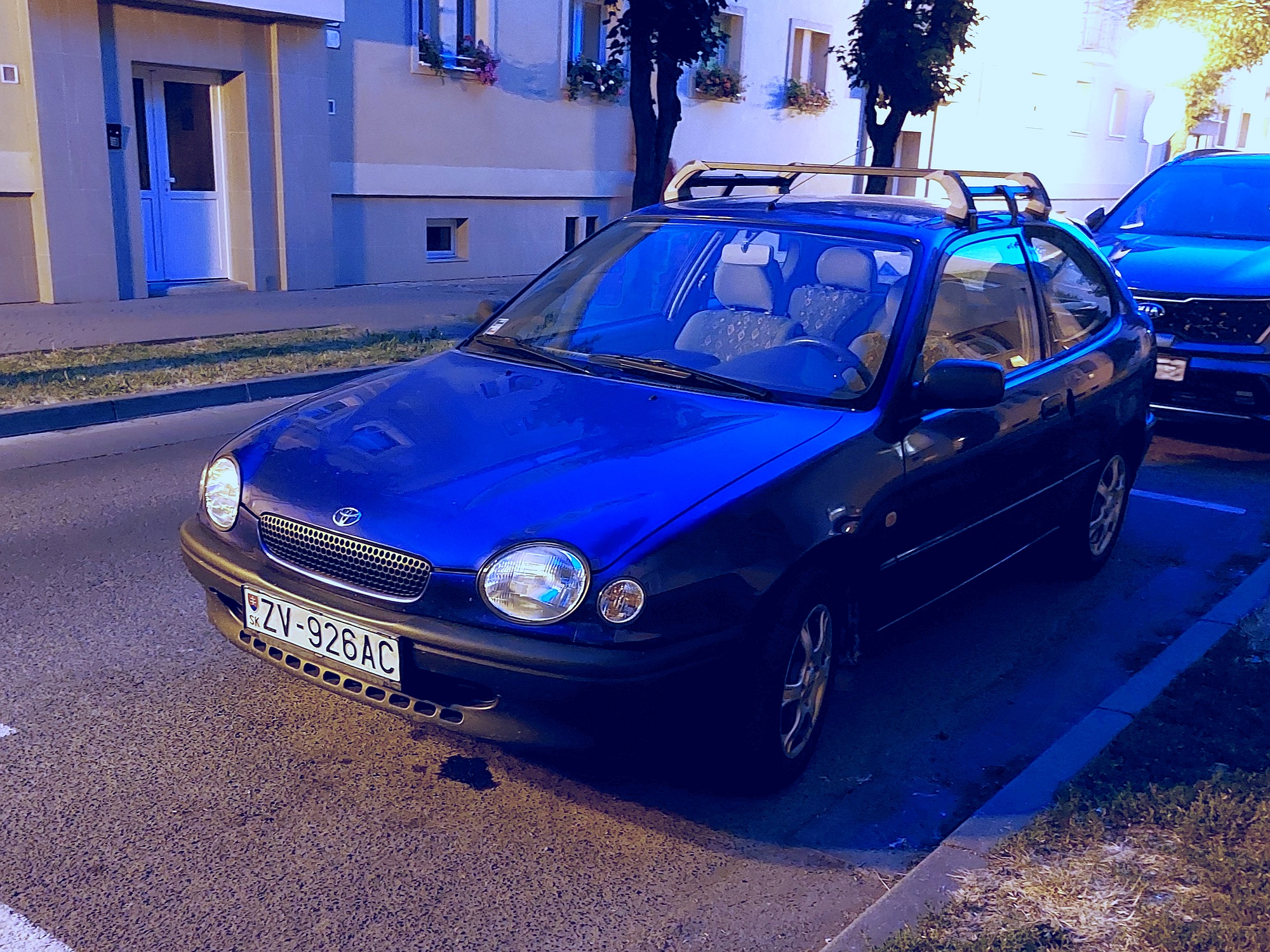 ZV-926AC, Toyota Corolla 8th gen 3-door Hatch (E110), 1997–2001