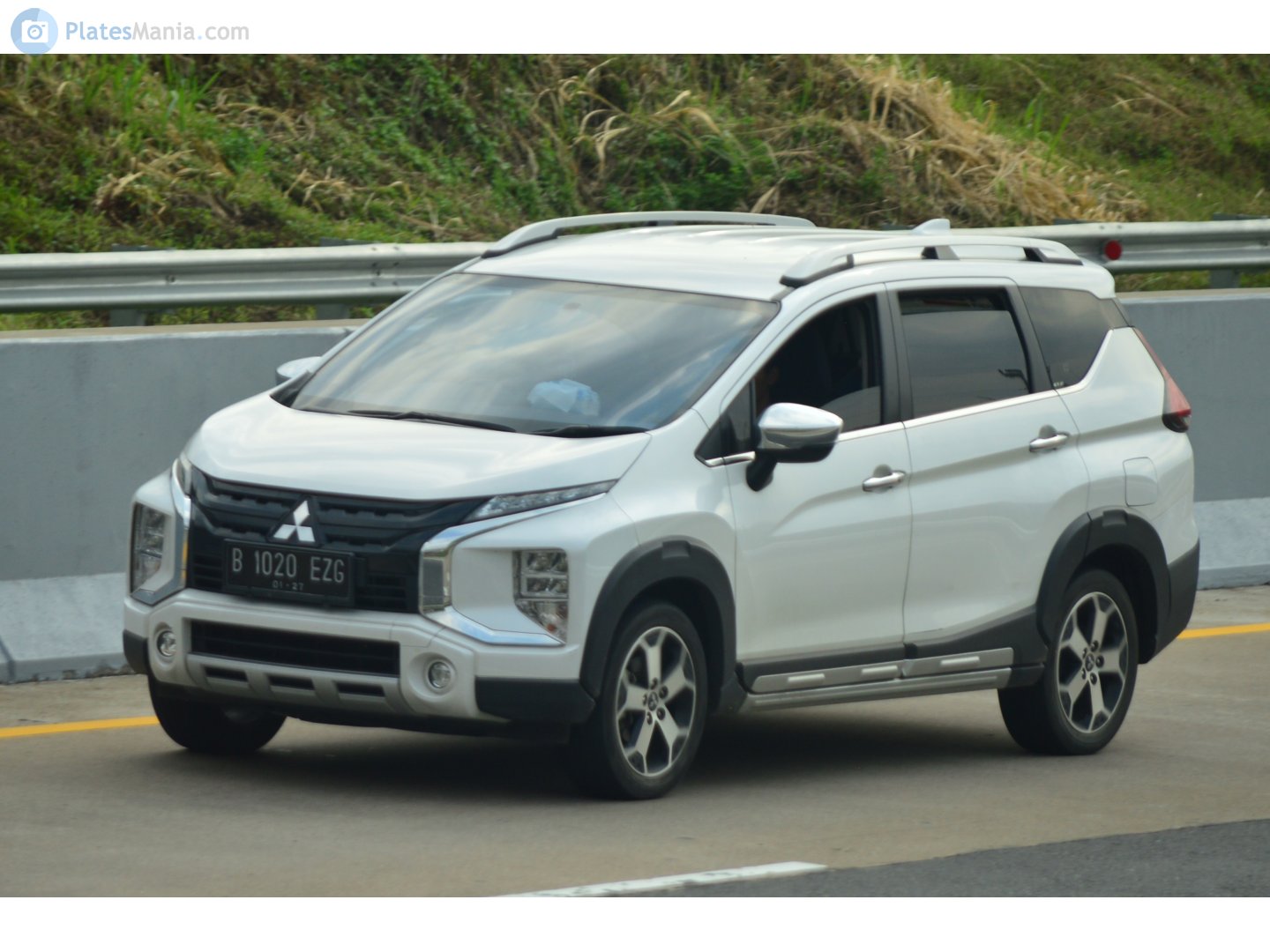 B 1020 EZG, Mitsubishi Xpander 1st gen Cross (NC1W), 2019–2022
